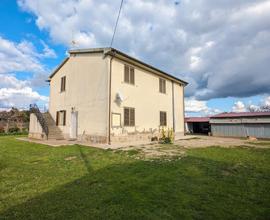 Podere con due appartamenti
