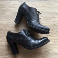 Scarpe in pelle nere cont acco alto NeroGiardini