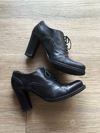 Scarpe in pelle nere cont acco alto NeroGiardini