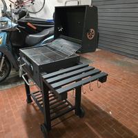 Barbecue a Carbonella con Coperchio 