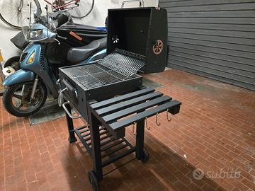 Barbecue a Carbonella con Coperchio 