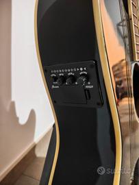 chitarra Ibanez preamplificata 