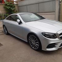 Mercedes E 220 4matic coupé 