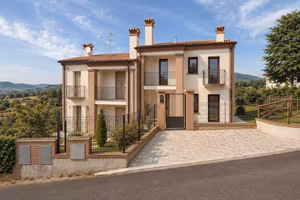 Villa di 130 m² con più di 5 locali e box auto dop