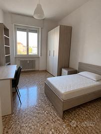 Stanza singola in zona ben collegata
