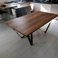 Tavolo legno laminato abete nodato scuro 