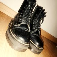 Dr . Martens platform jadon