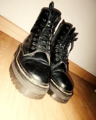 Dr . Martens platform jadon