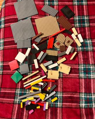 Mattoncini lego di varie forme e colori