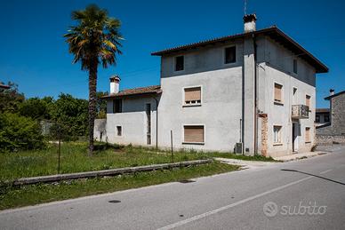 Casa unifamiliare 270 mq + giardino