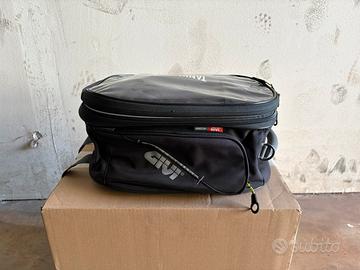 Borsa  serbatoio Givi con Tanklock