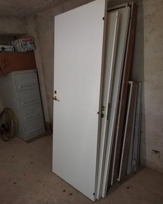 disponibili porte e mobile bagno