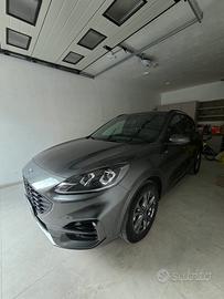 Kuga st line x anno 2024