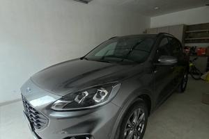 Kuga st line x anno 2024