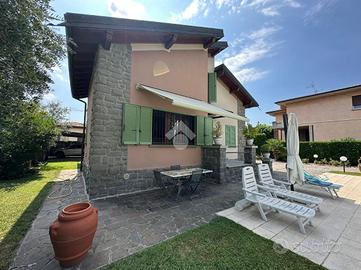 VILLA SINGOLA A PALAZZOLO SULL'OGLIO