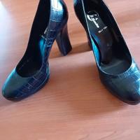 Decolletè Bata pelle nera nuove tg. 38