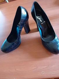 Decolletè Bata pelle nera nuove tg. 38