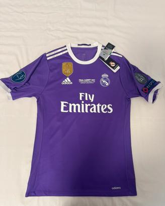 Real Madrid 2016/17 Champions League Casemiro 5 L