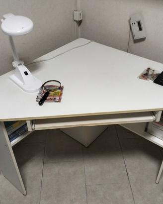 Tavolo per PC angolare  colore bianco