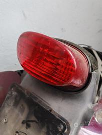 Faro posteriore Suzuki VZ800 Marauder