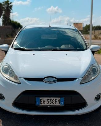 Ford Fiesta 1.4 5 porte Bz.- GPL Titanium