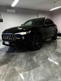 MASERATI LEVANTE GRANLUSSO (VALUTO PERMUTE)