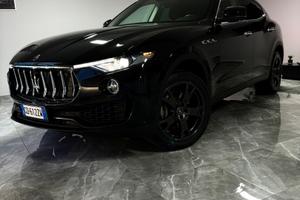 MASERATI LEVANTE GRANLUSSO (VALUTO PERMUTE)