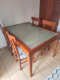  tavolo 1.30×90 allungabile compreso di sedie