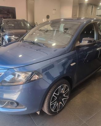 Lancia Ypsilon 1.0 FireFly 5 porte S&S Hybrid Gold