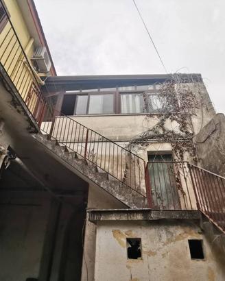 Casa indipendente di 230 m² con più di 5 locali a 