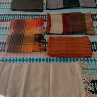 Sciarpe invernali colorate.