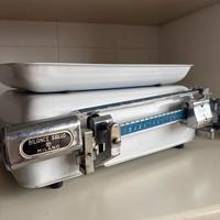 Bilancia vintage da banco Balance Salud milano