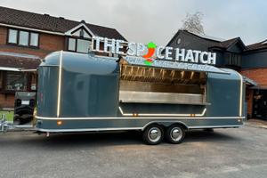 Rimorchio street food truck Airstream trailer 6.8M