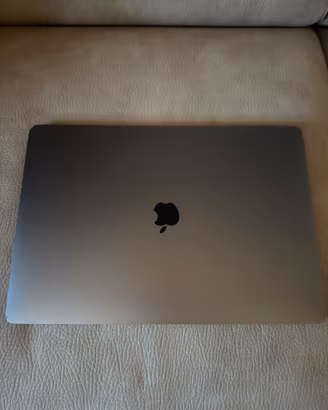 Macbook pro 19” intel i9 1Tb Ssd 16gb ram