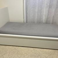 Letto singolo + doghe + materasso singolo