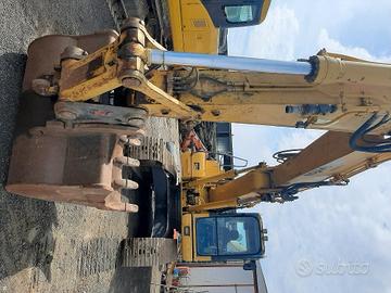 Escavatore Komatsu pc 210.8