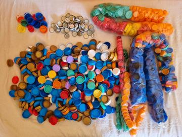 Tappi di tutti i tipi e colori.