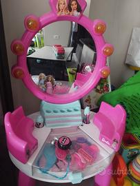 Specchiera e sgabello della Barbie
