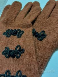 Guanti marroni con dettagli neri – eleganti, caldi