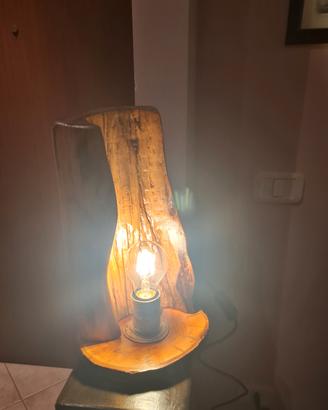 Lampada in legno