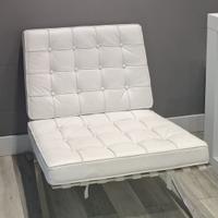 Riproduzione poltrona design Barcelona Chair