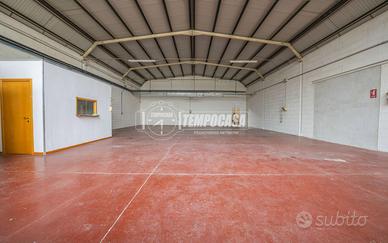 Capannone a Corridonia Via Enrico Mattei 2 locali