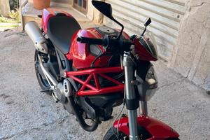Ducati monster 696