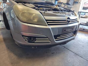 Paraurti anteriore OPEL ASTRA H del 2005