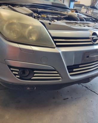 Paraurti anteriore OPEL ASTRA H del 2005