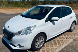 Peugeot 208 Active 1.4 HDi – 2015 