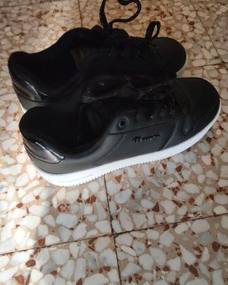 Scarpe Sportive Sneakers Champion Bianche e Nere