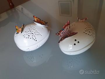 Coppia Uova ceramica bianca e farfalle
