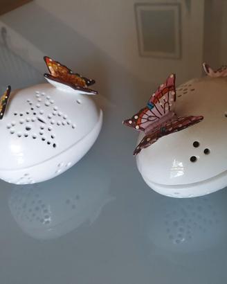 Coppia Uova ceramica bianca e farfalle