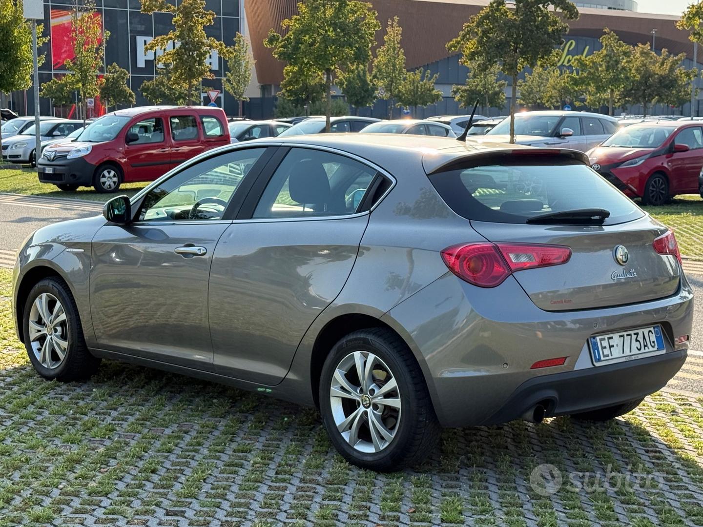 Alfa Romeo Giulietta 2011 photo 5